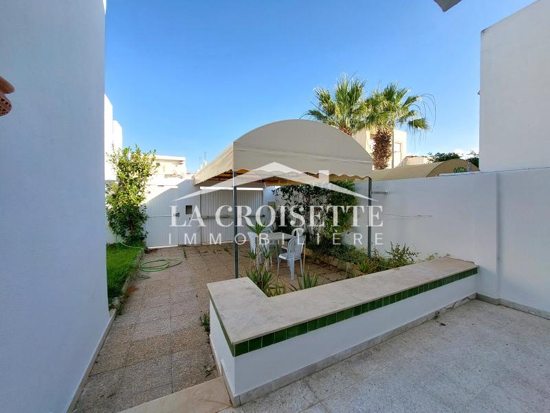 Duplex avec jardin S+4 meublé  à La Marsa